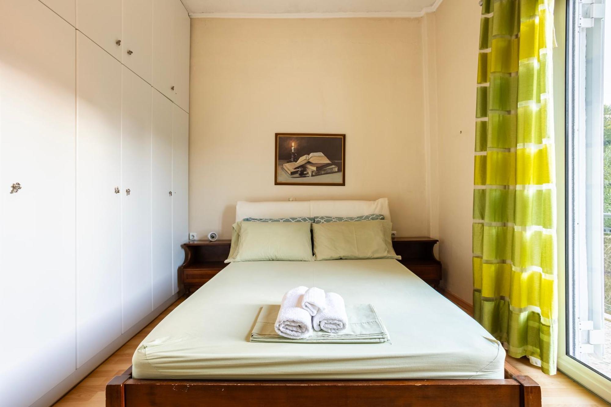 Kalamata'S Sunny Retreat Near The Historic Center Kültér fotó