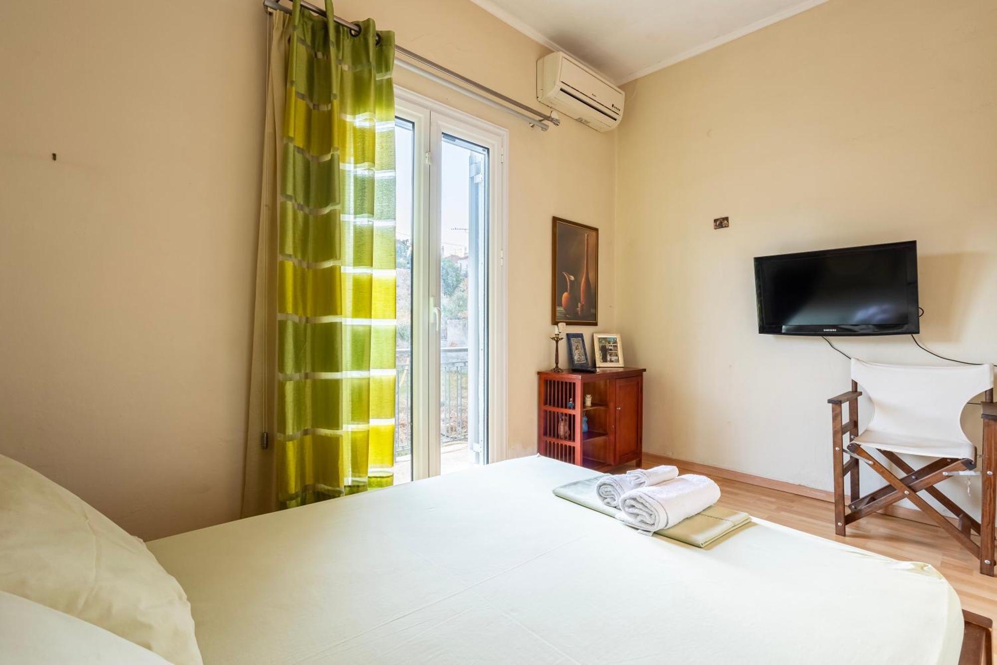 Kalamata'S Sunny Retreat Near The Historic Center Kültér fotó